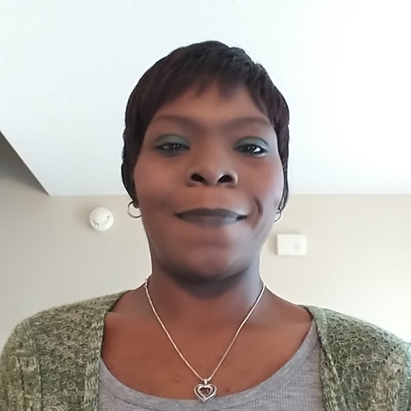 Meet your Posher, Andrea - Picture 1 of 1